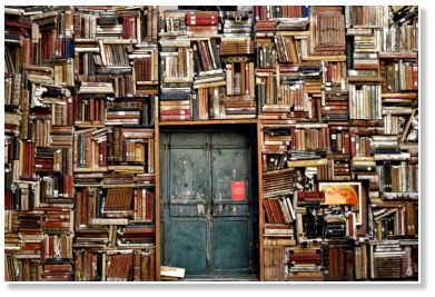 La porta nella libreria